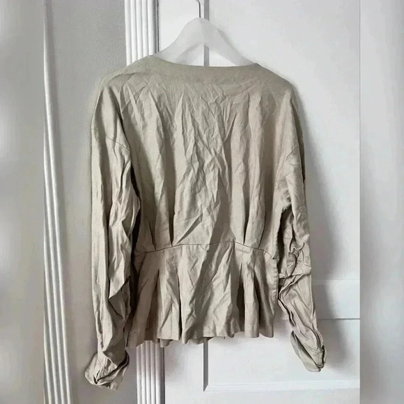 L’Academie Grey Linen Gathered Blouse LIKE NEW - Picture 5 of 5